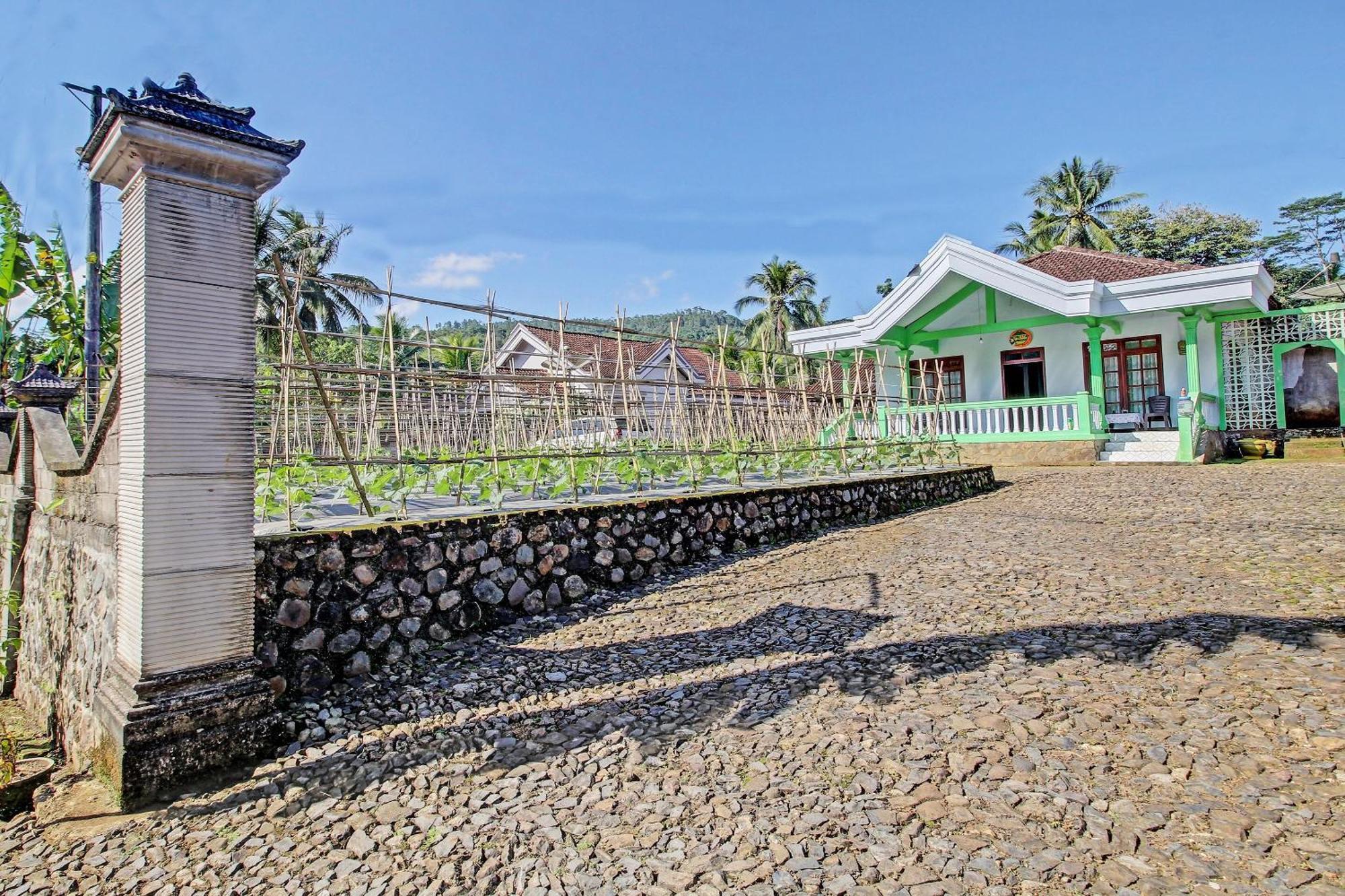 Spot On 91214 Desa Wisata Pandean 호텔 Trenggalek 외부 사진
